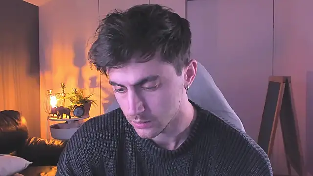 Oscar Miller  online show from November 9, 9:19 pm