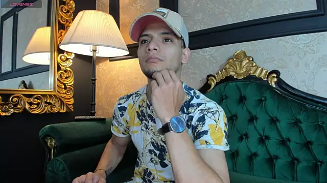 AlessandroKiing online show from April 11, 7:06 pm