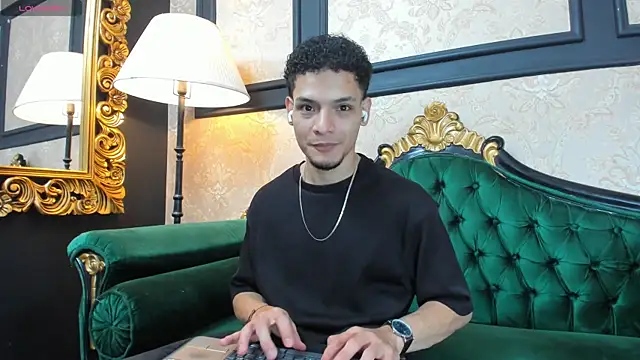 AlessandroKiing online show from April 6, 2:18 pm