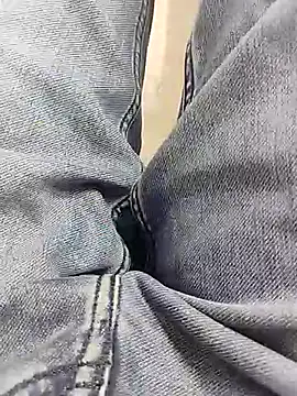 themasklover online show from April 7, 9:31 am