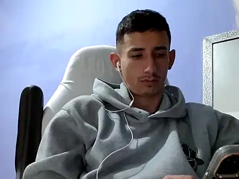 Damartinez27 online show from December 19, 3:31 pm