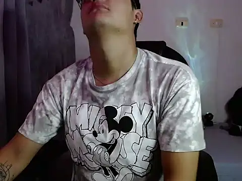 yesitwink  online show from March 20, 3:54 am