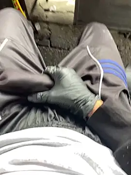 diegoand0911 online show from April 4, 4:04 pm