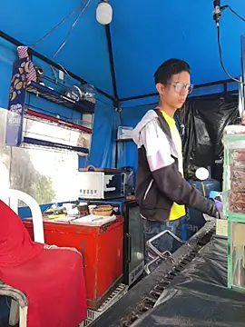 diegoand0911 online show from April 6, 3:35 pm