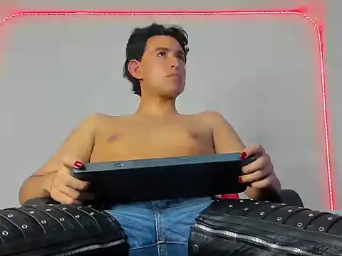 Alexxx savage online show from April 15, 2:22 am