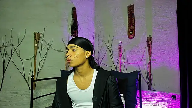 AlanCutee online show from February 8, 1:26 pm