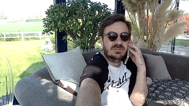 3615-ULLA online show from March 21, 9:47 am