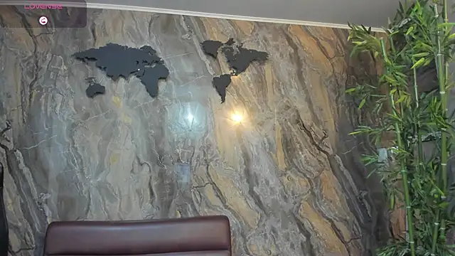 Eryonbradley online show from April 20, 11:18 pm