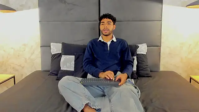 RaphaelDufort online show from October 1, 12:03 am