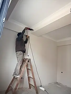 alex10alexx online show from April 9, 8:20 am