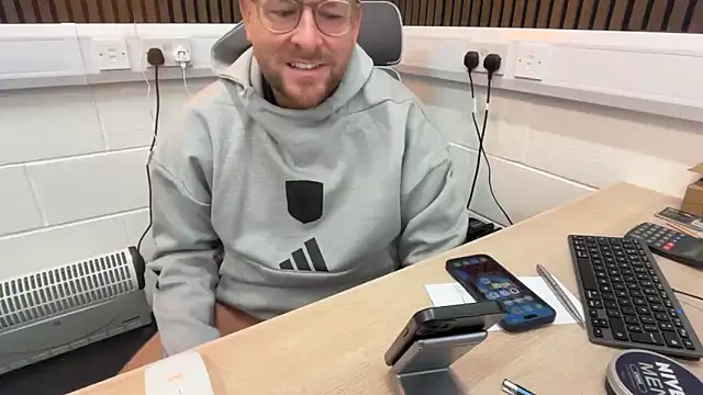 bilf1978 online show from March 30, 9:32 am