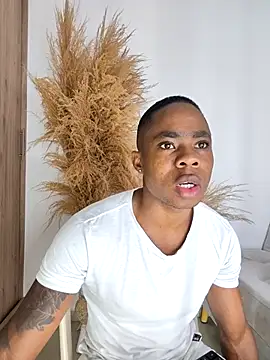 liambolt online show from October 21, 3:09 am