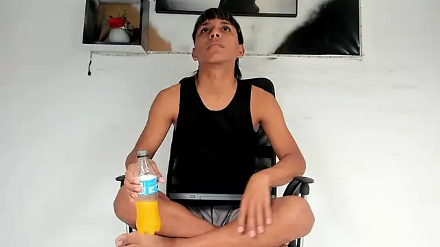 tyler twink boy online show from November 29, 12:51 pm