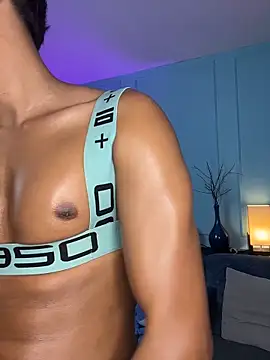 Leo Savage  online show from March 16, 5:44 am