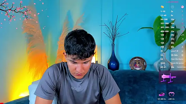 Leo Savage  online show from April 19, 4:45 am