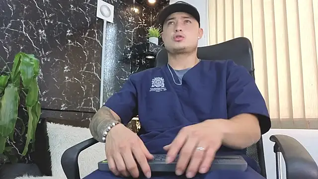 Alexander ferre online show from April 16, 1:55 pm