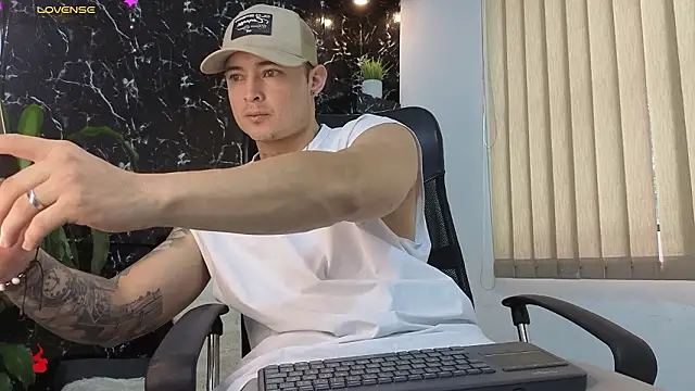 Alexander ferre online show from February 10, 1:27 pm