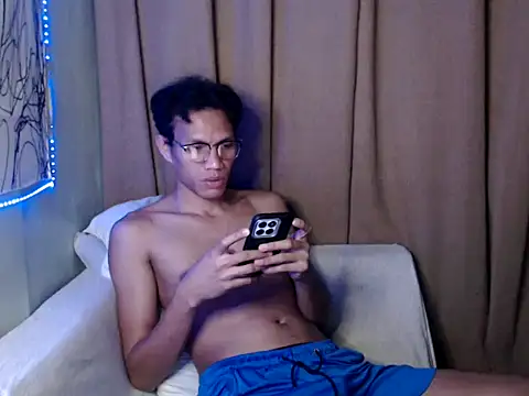 fantasy davidxx online show from October 3, 11:15 am