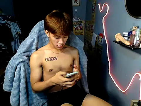 naughtyboyloy 0 online show from July 17, 6:58 pm