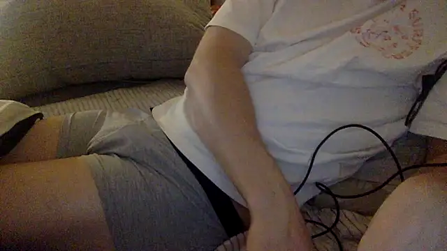 Breezydicksn online show from November 12, 9:30 pm