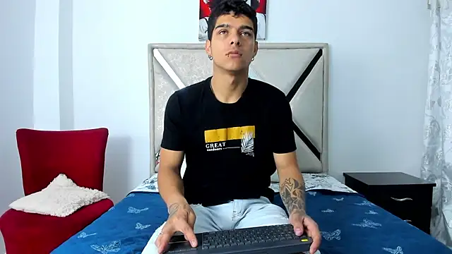 wyatt 3 online show from December 22, 1:19 pm