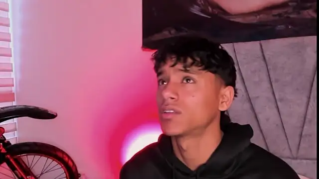 ZYZZ1312 online show from October 30, 7:15 pm