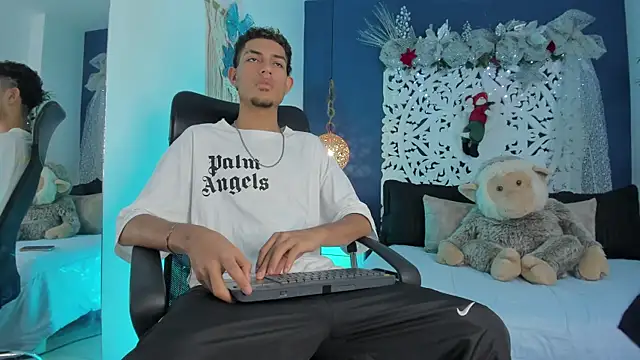 Adonis WB online show from November 27, 8:56 pm