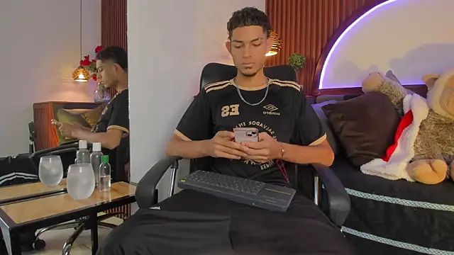 Adonis WB online show from December 19, 9:01 pm