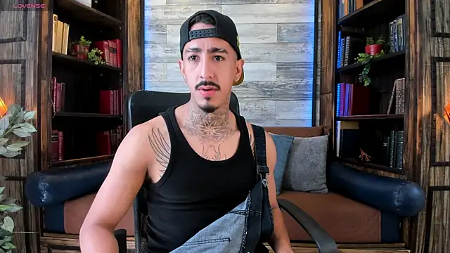 Donovan Desmond online show from April 18, 7:29 pm