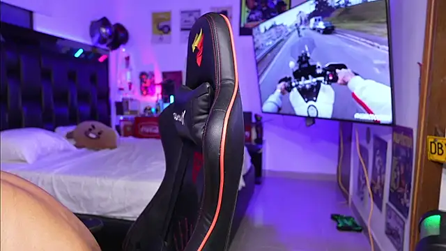 logan hugh8 online show from March 12, 3:58 am