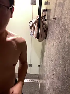 Snapshot of maxime0928 chatting on September 29, 2:43 am maxime0928 online show from September 29, 2:43 am