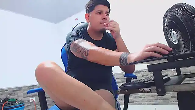 mister cum1999 online show from December 21, 7:38 am