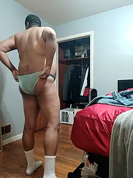 funandfreakyguy 97 online show from December 15, 3:47 am