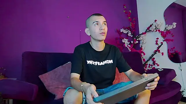 RowanCley online show from September 18, 12:29 pm