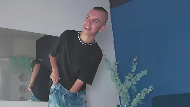 RowanCley online show from October 3, 12:54 pm