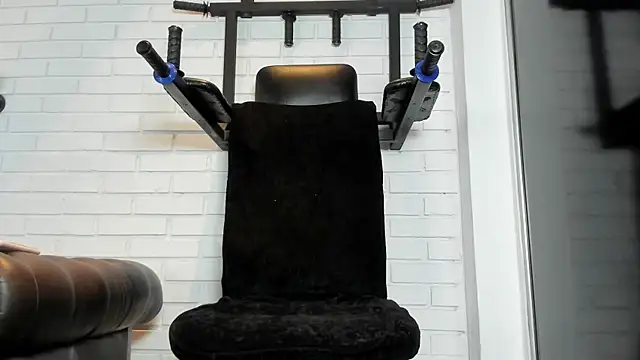 ItaloMoore online show from October 28, 12:40 pm