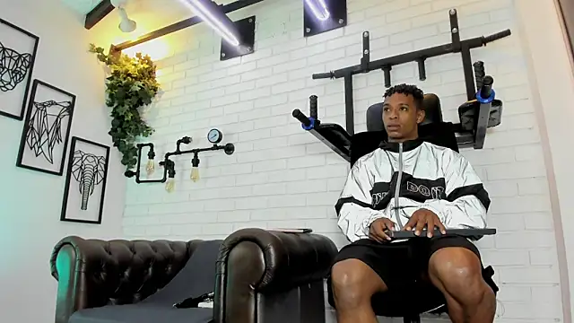 ItaloMoore online show from January 10, 11:14 am