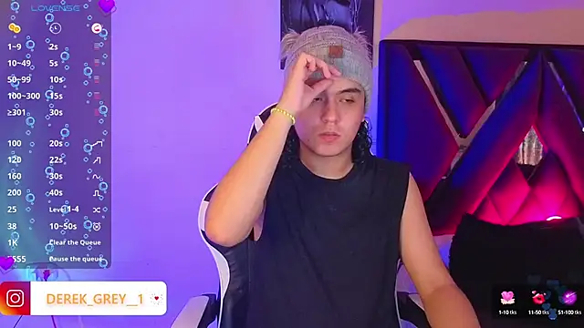 derek greyy  online show from October 2, 8:02 pm