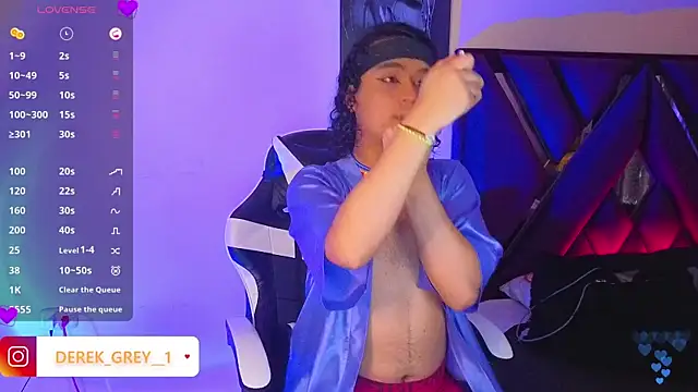 derek greyy  online show from September 29, 9:43 pm