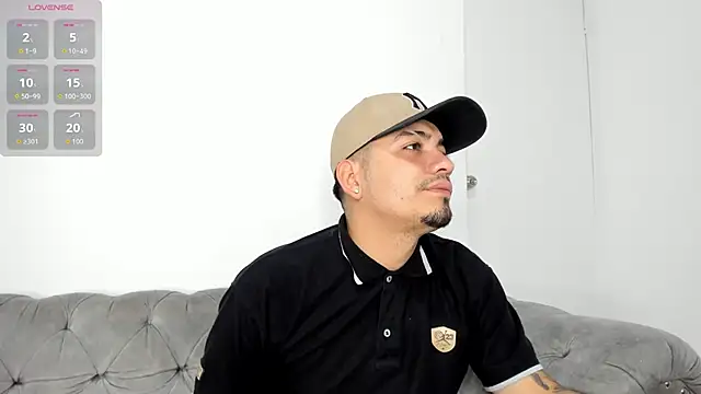 OwenStonne  online show from September 12, 4:23 am