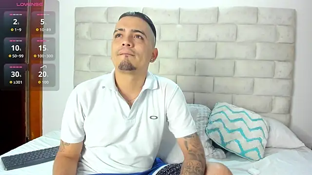 OwenStonne  online show from September 8, 7:13 pm