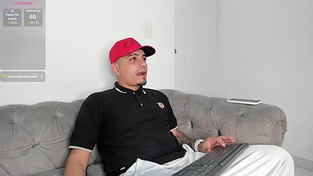 OwenStonne  online show from September 24, 4:12 am