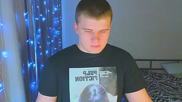 kittenmurr online show from December 20, 3:35 am