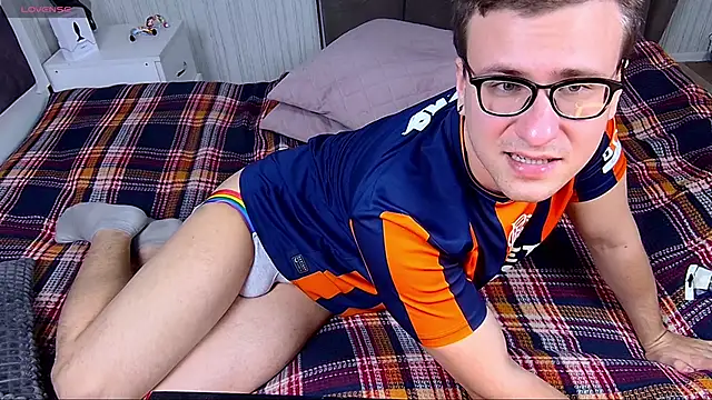 DennisGartmanB online show from April 7, 6:41 pm