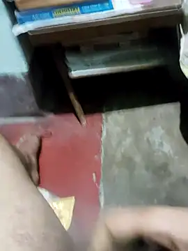 modelmanr online show from April 8, 7:00 pm