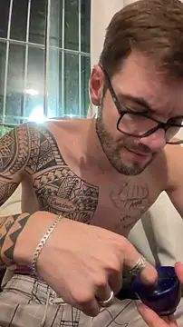 Leonsouzaof online show from April 16, 1:05 am