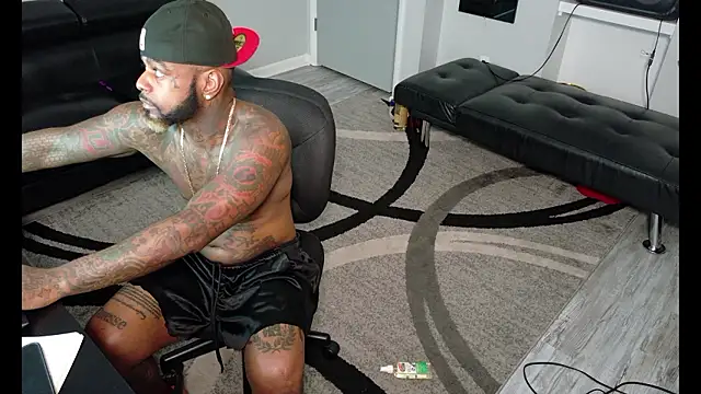 SLANGONDEMHOES online show from October 6, 5:50 pm