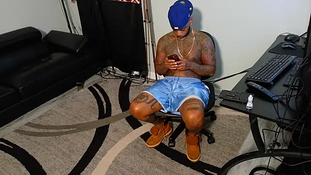 SLANGONDEMHOES online show from November 6, 7:17 pm