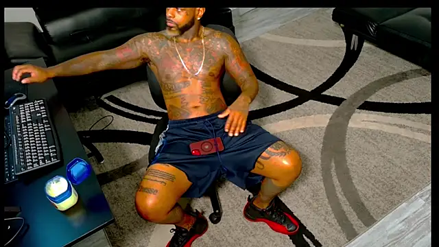 SLANGONDEMHOES online show from October 12, 6:24 pm