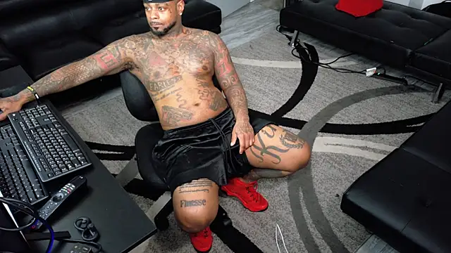 SLANGONDEMHOES online show from April 19, 7:27 pm